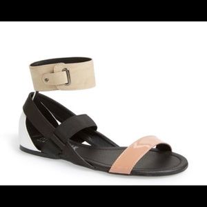 Kendall and Kylie Madden Girl Lunaaa Sandal